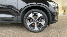 Volvo XC40 2.0 B4P Ultimate Dark 5dr Auto Petrol Estate